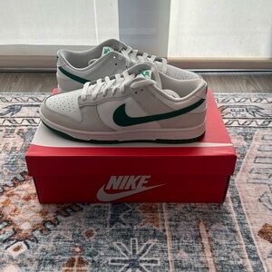 Nike Men’s Dunk Low White Green